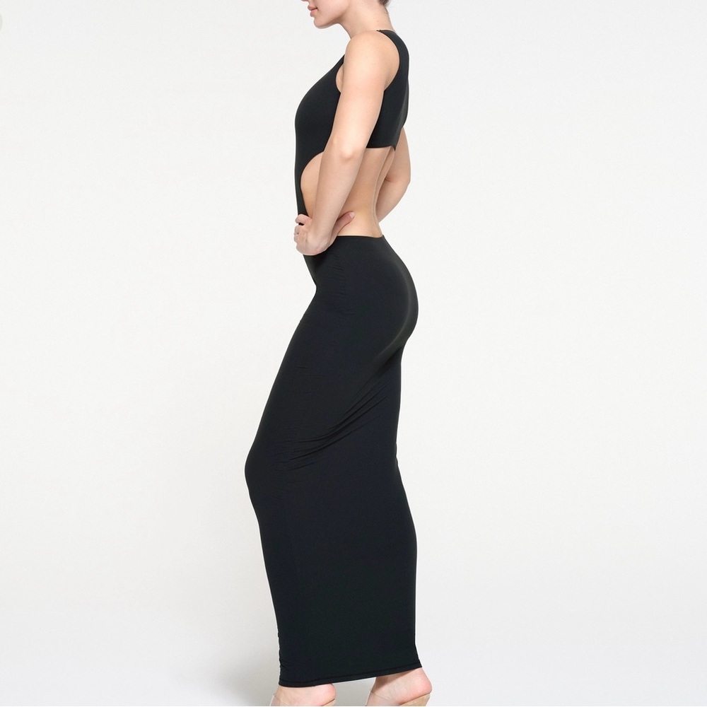 SOLD❗️❗️ NWT: SKIMS - CUT OUT OPEN BACK LONG DRESS: FITS EVERY BODY - Picture 4 of 10